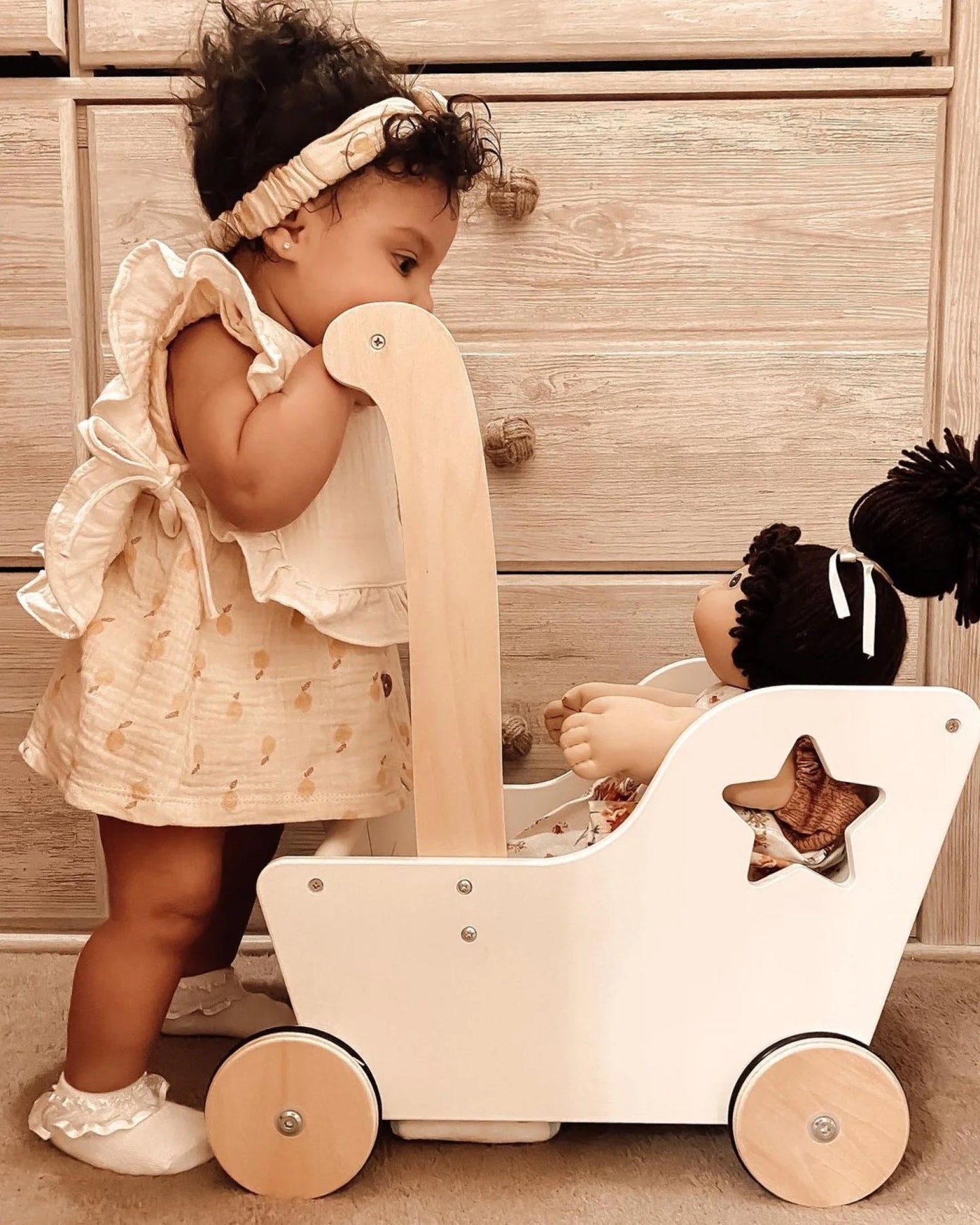 BabyCouture Muslin Bib - Ruffle Edition