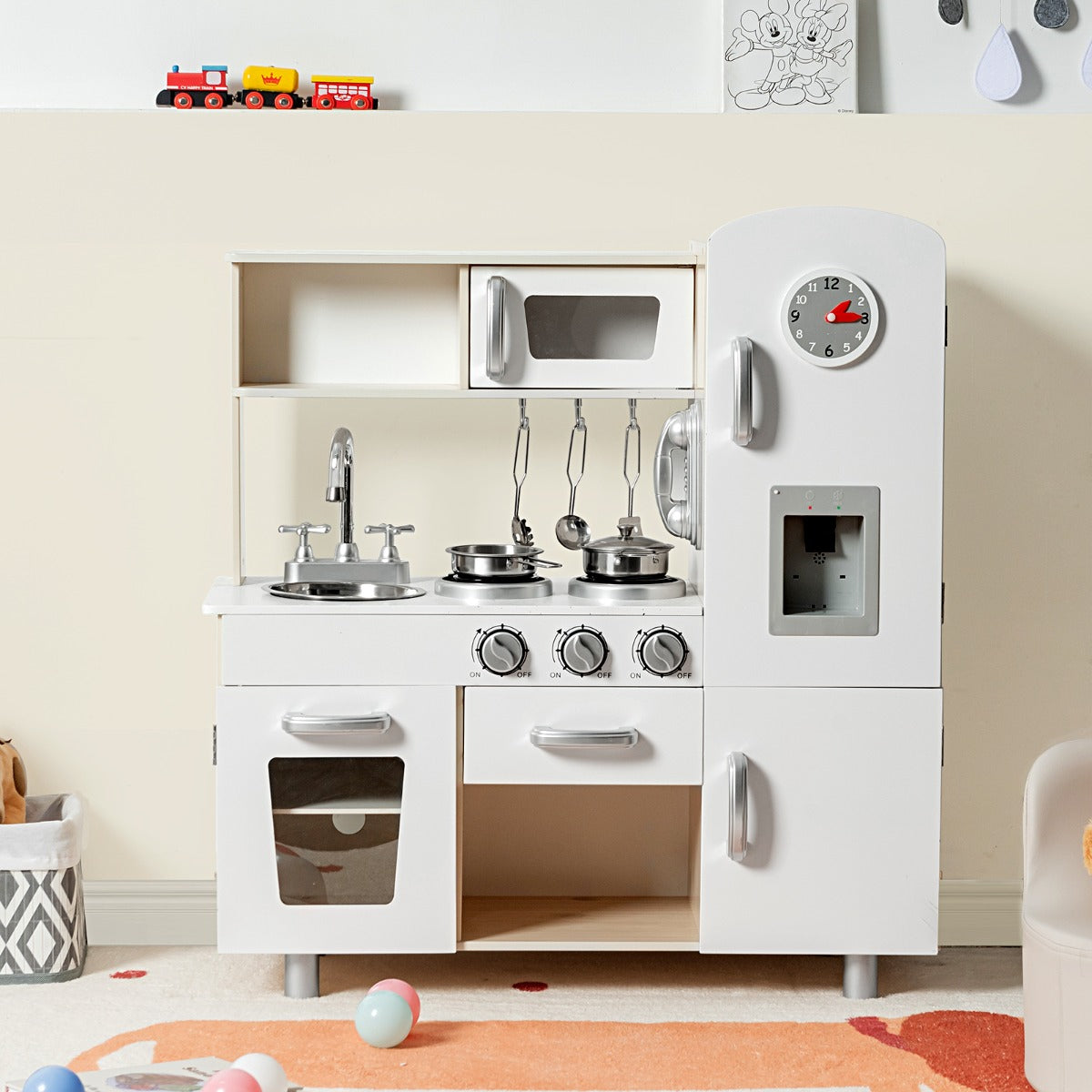 Montreal Pretend Kitchen with Water Dispenser